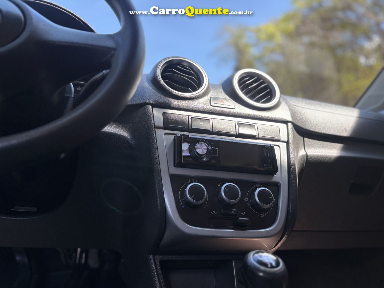 VOLKSWAGEN   GOL (NOVO) 1.6 MI TOTAL FLEX 8V 4P   PRETO 2013 1.6 FLEX - Loja