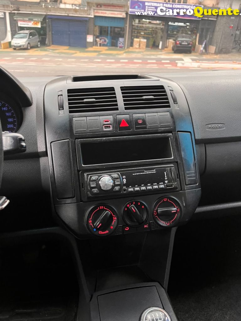 VOLKSWAGEN   POLO 1.6 MI S.OURO 1.6MI 101CV 8V 5P   VERMELHO 2003 1.6 GASOLINA - Loja