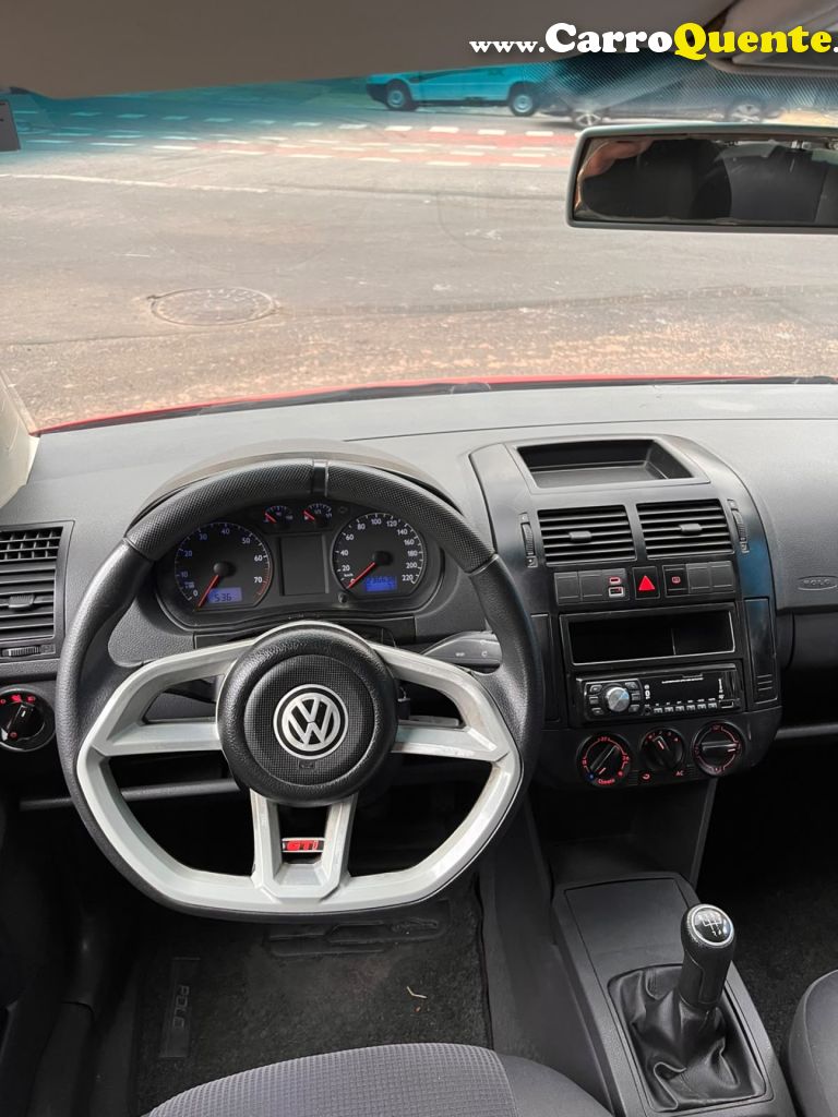 VOLKSWAGEN   POLO 1.6 MI S.OURO 1.6MI 101CV 8V 5P   VERMELHO 2003 1.6 GASOLINA - Loja