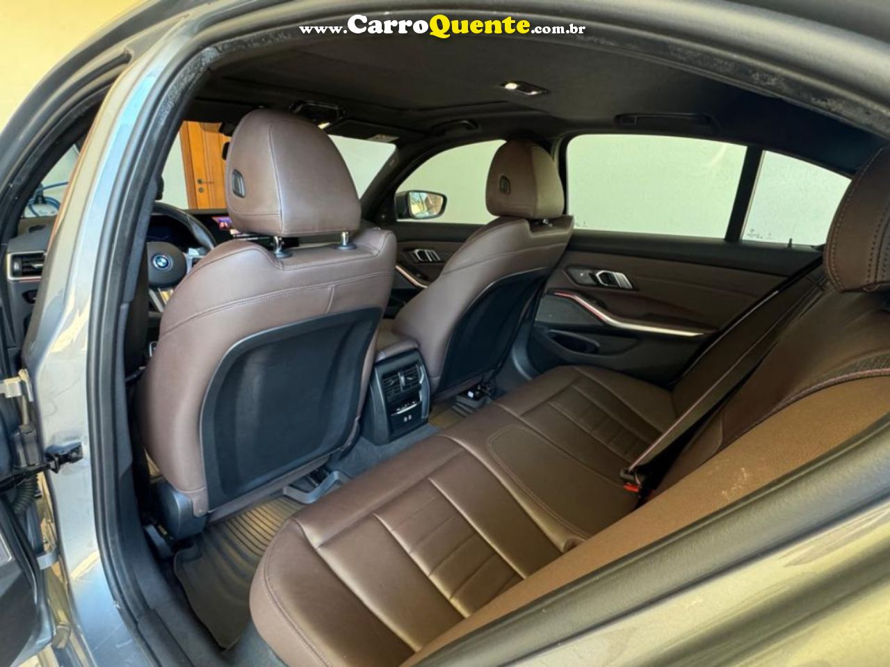 BMW   330E M SPORT 2.0 TURBO AUT. (HÍBRIDO)   CINZA 2024 2.0 GASOLINA E ELÉTRICO - Loja
