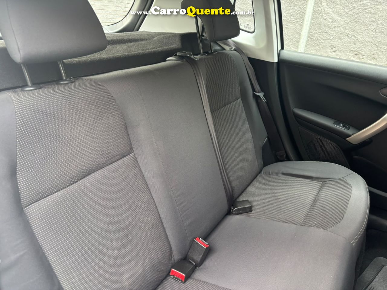 PEUGEOT   2008 ALLURE 1.6 FLEX 16V 5P AUT.   BRANCO 2017 1.6 FLEX - Loja