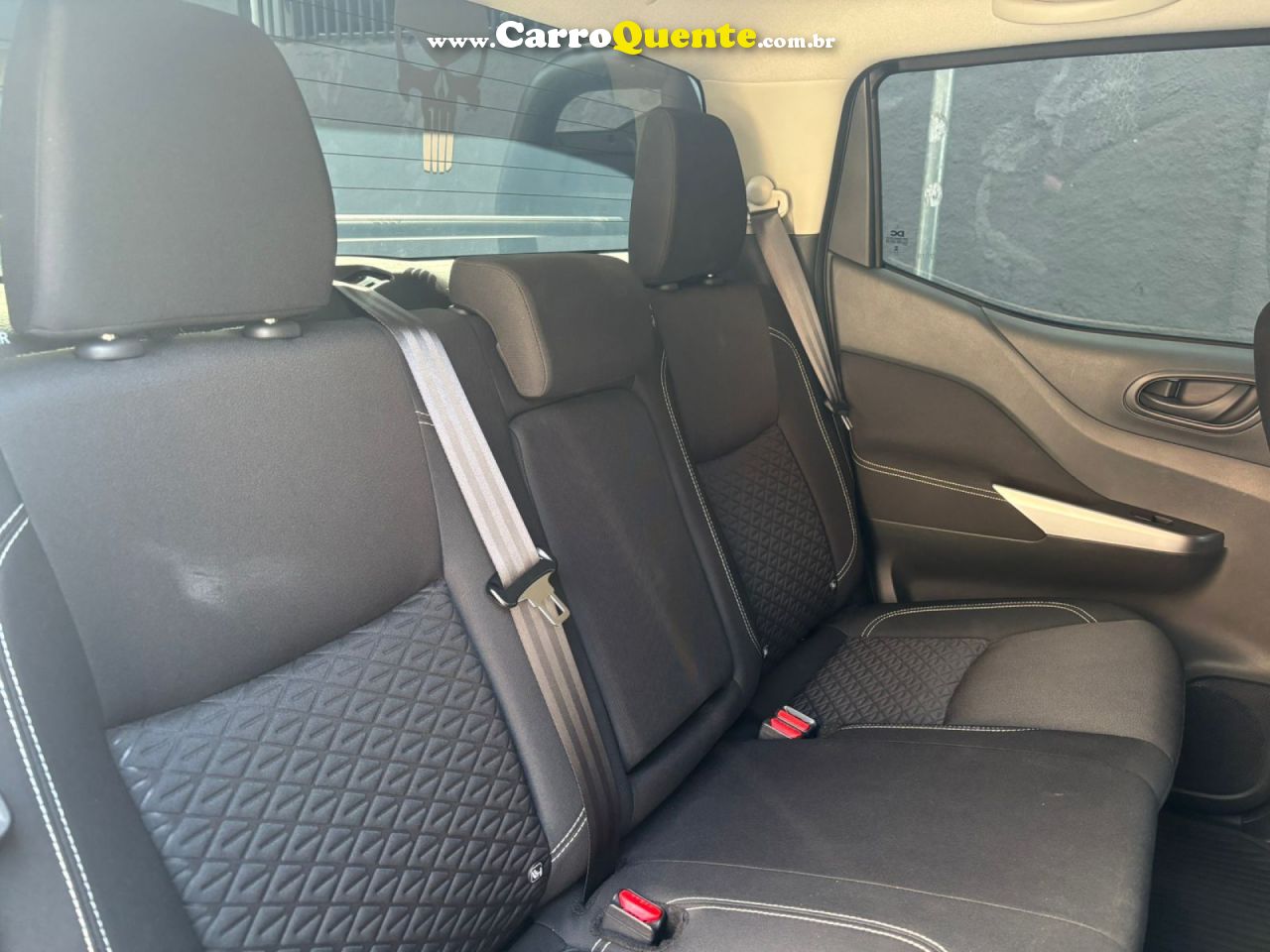 NISSAN   FRONTIER ATTAC.CD 4X4 2.3 BI-TB DIE. AUT   CINZA 2025 2.3 GASOLINA - Loja
