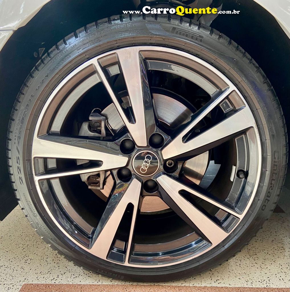 AUDI A3 2.0 40 TFSI SEDAN PERFORMANCE BLACK S 2024 - Loja