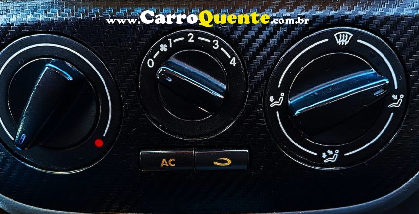 Volkswagen SAVEIRO 1.6 MI CITY CS 8V FLEX 2P MANUAL G.IV - Loja