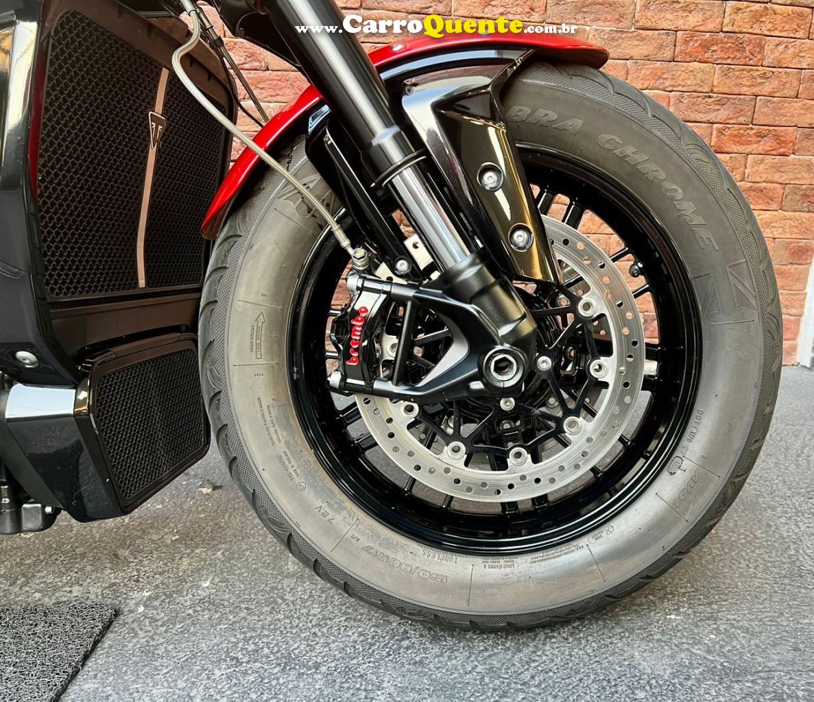 TRIUMPH ROCKET III R 2021 - Loja