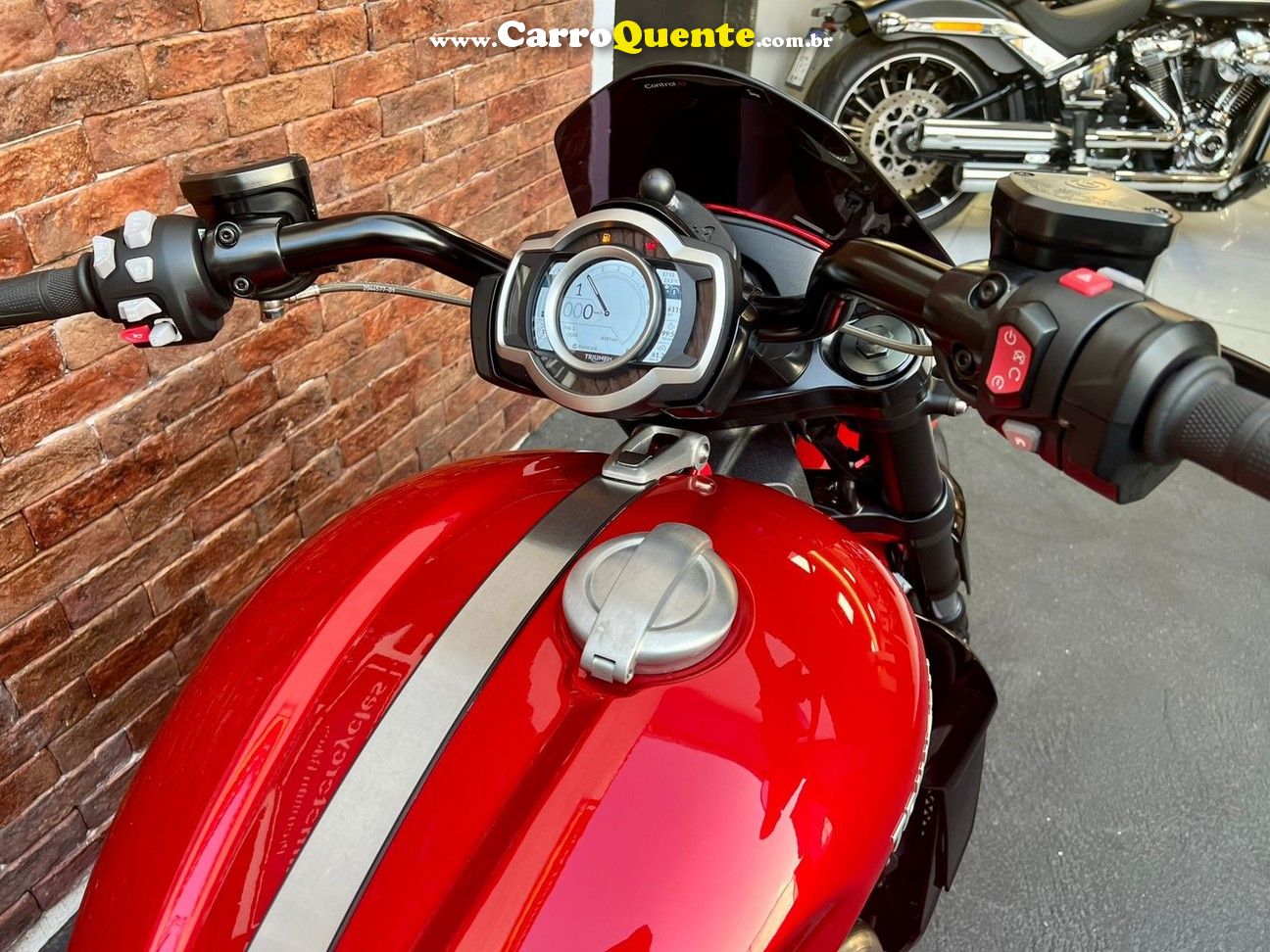 TRIUMPH ROCKET III R 2021 - Loja