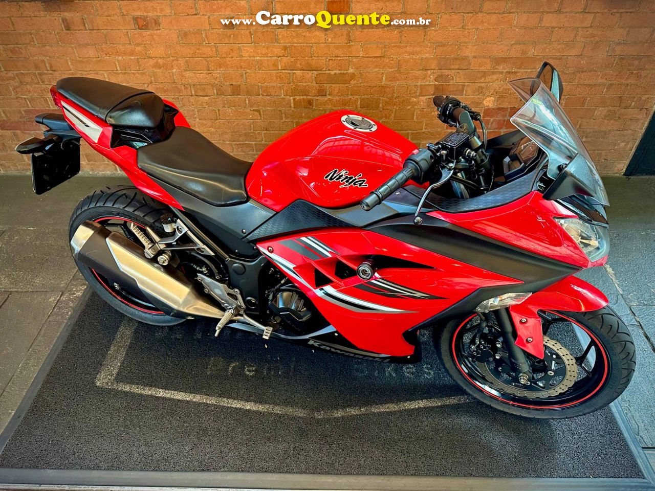 KAWASAKI NINJA 300 2017 - Loja