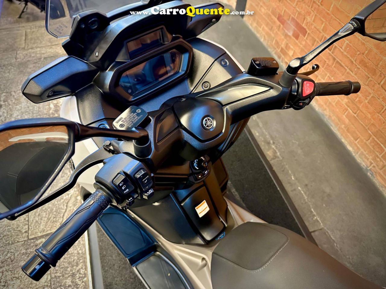YAMAHA XMAX 250 CONNECTED ABS 2025 - Loja