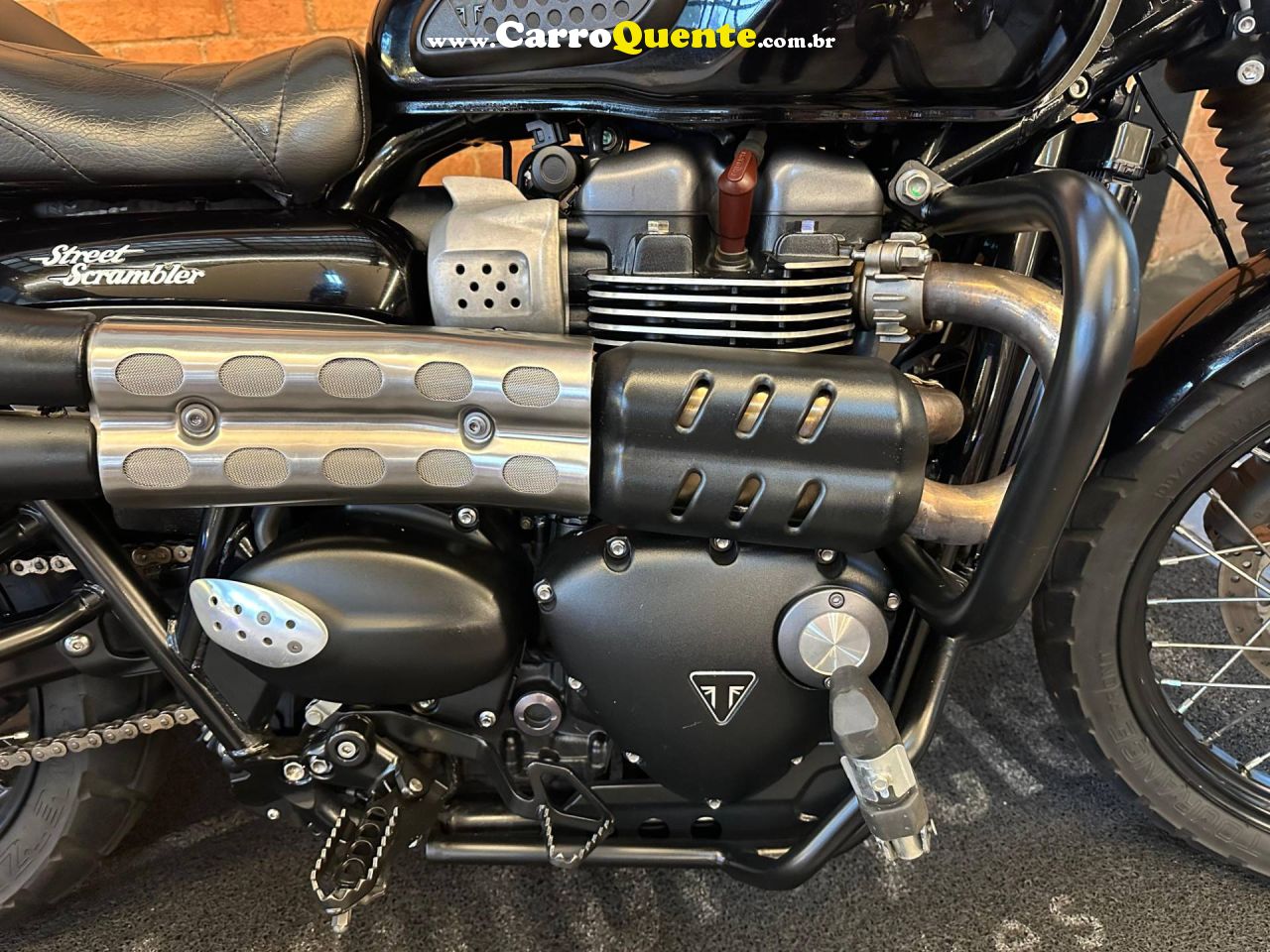 TRIUMPH STREET SCRAMBLER 2018 - Loja