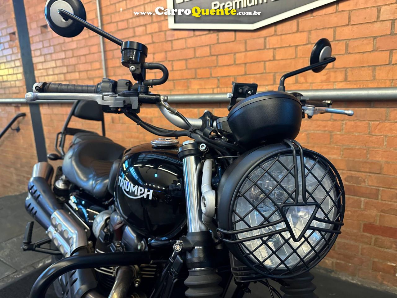 TRIUMPH STREET SCRAMBLER 2018 - Loja