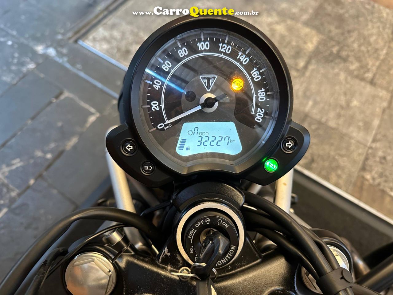 TRIUMPH STREET SCRAMBLER 2018 - Loja