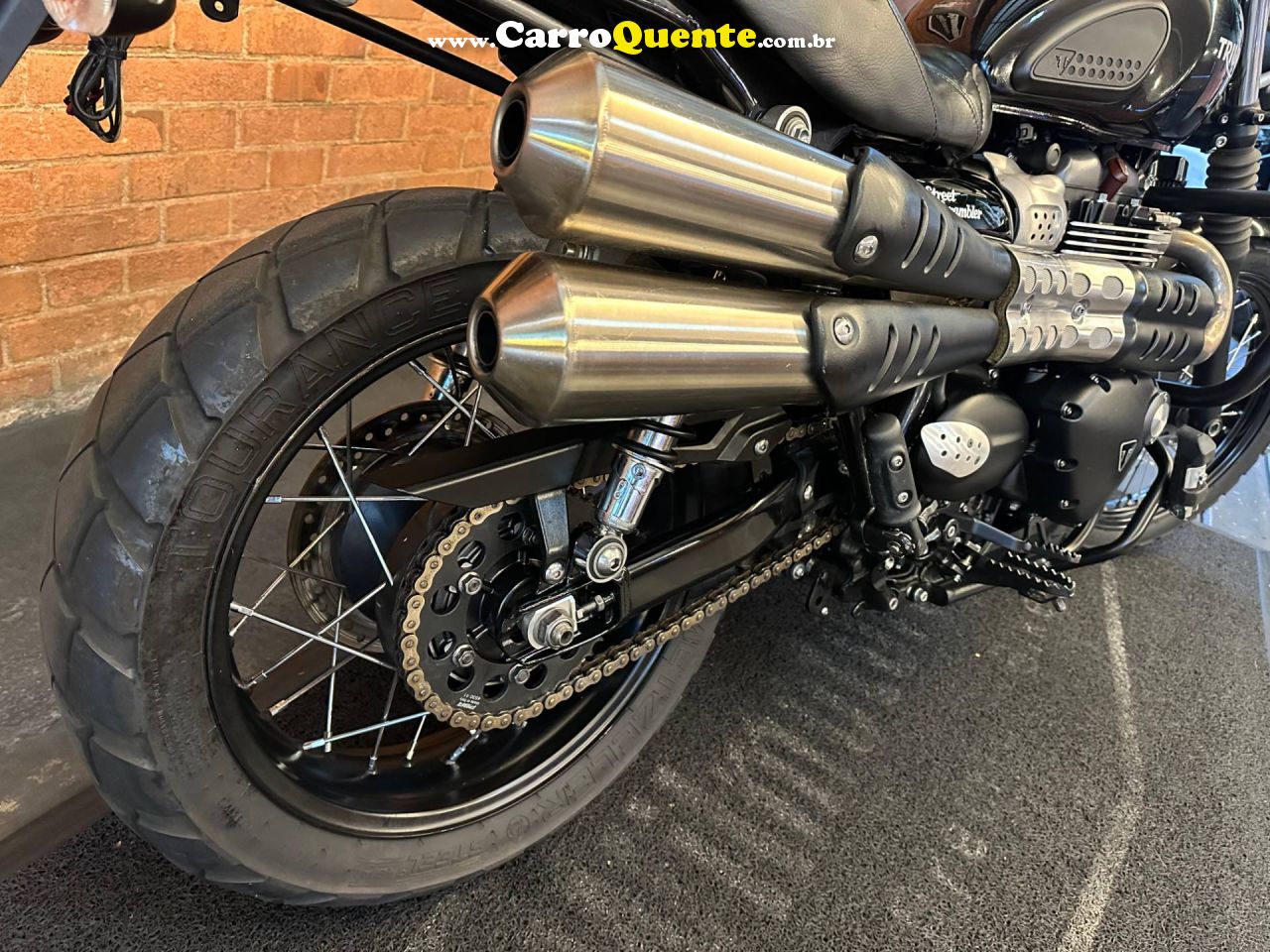 TRIUMPH STREET SCRAMBLER 2018 - Loja