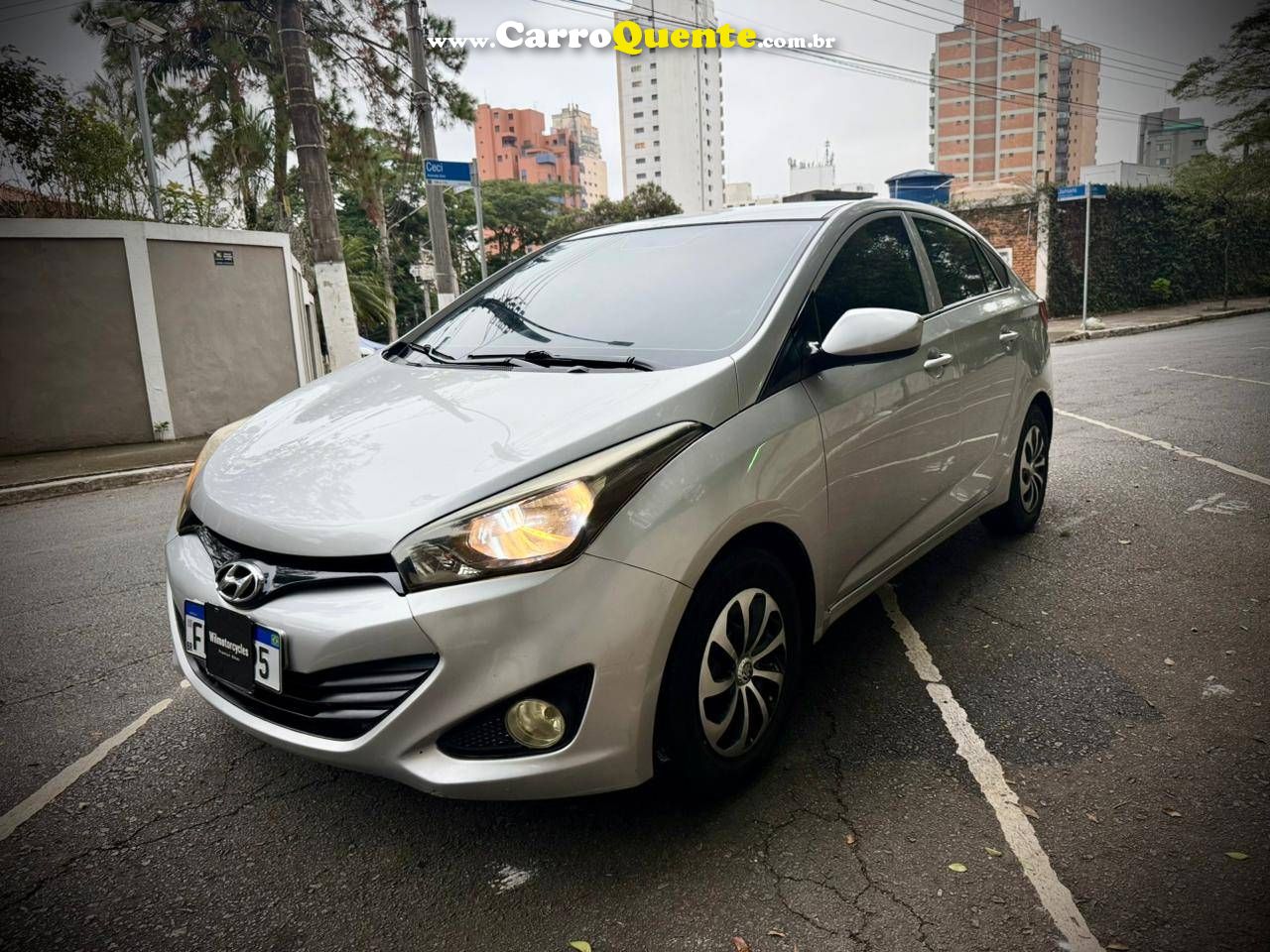 HYUNDAI HB20S 1.6 COMFORT PLUS 16V 2014 - Loja