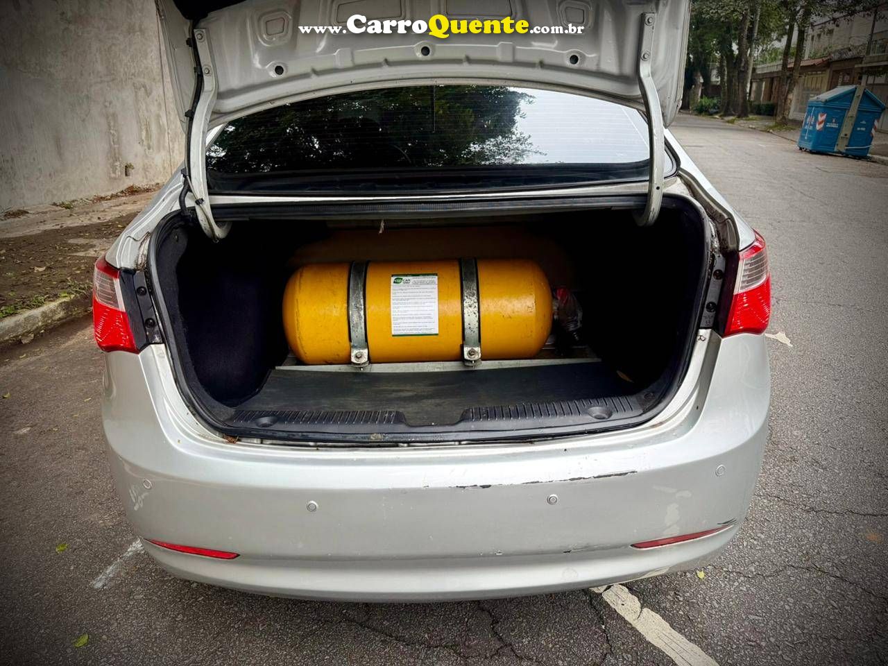 HYUNDAI HB20S 1.6 COMFORT PLUS 16V 2014 - Loja