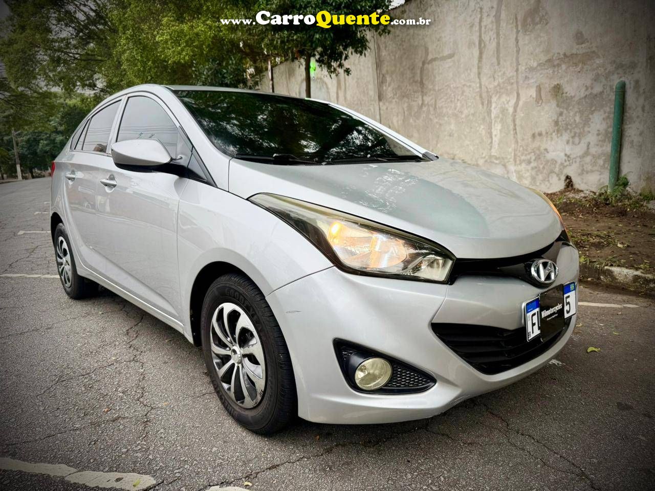 HYUNDAI HB20S 1.6 COMFORT PLUS 16V 2014 - Loja