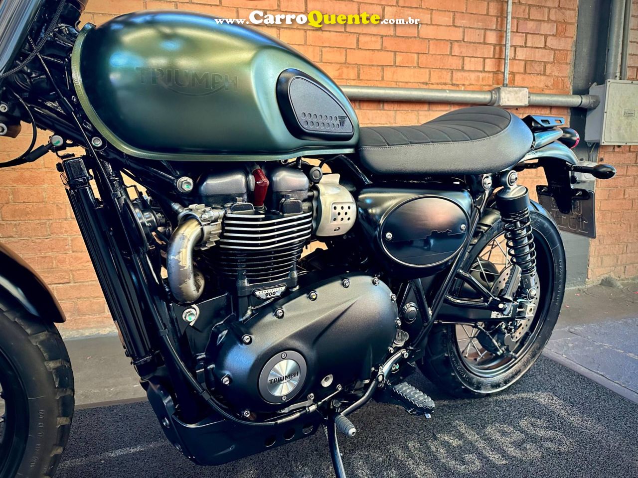 TRIUMPH STREET SCRAMBLER 2017 - Loja