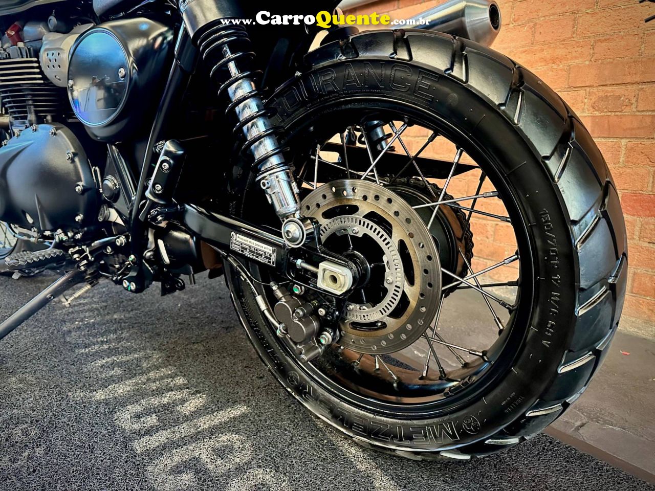 TRIUMPH STREET SCRAMBLER 2017 - Loja