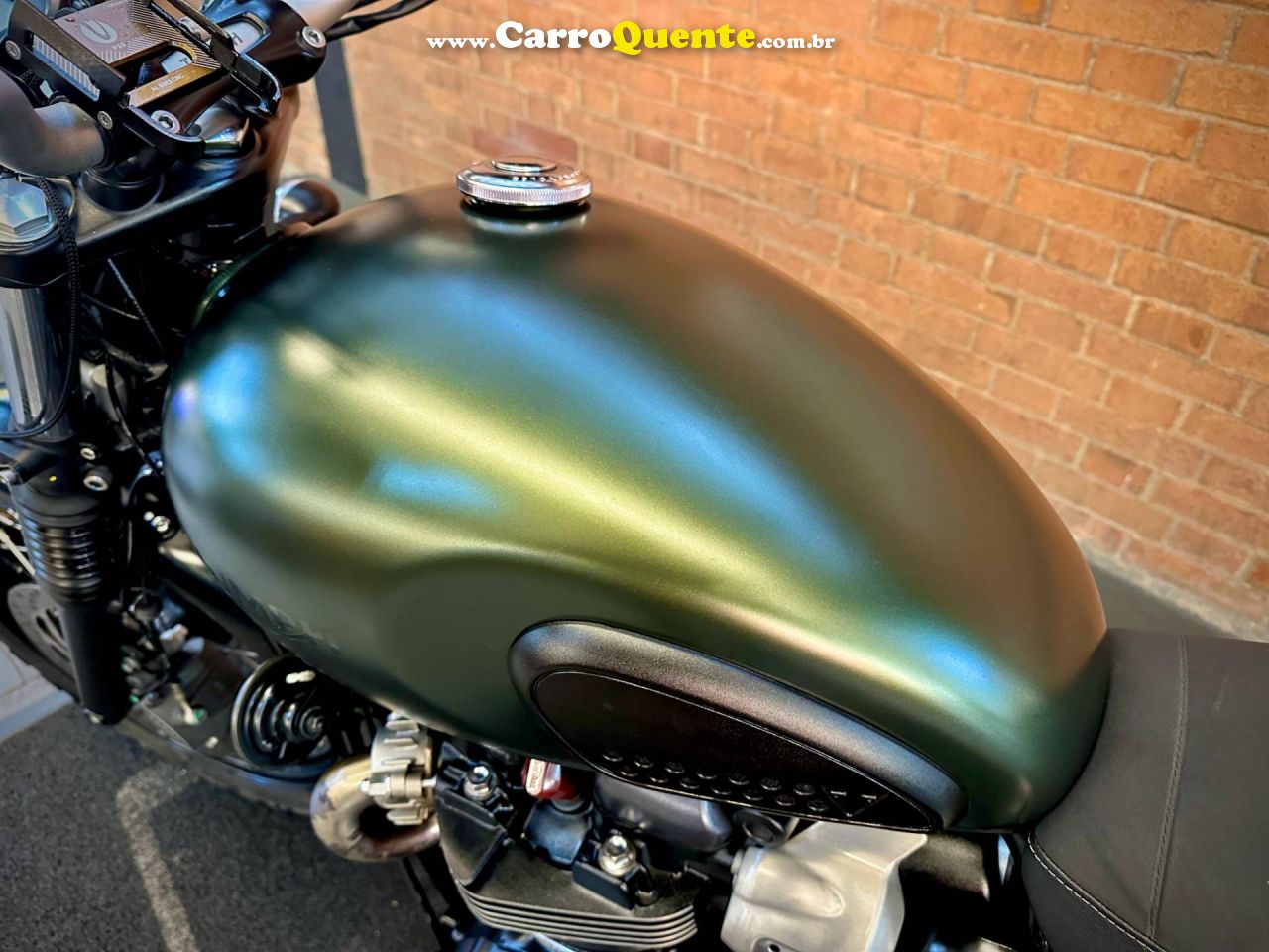 TRIUMPH STREET SCRAMBLER 2017 - Loja