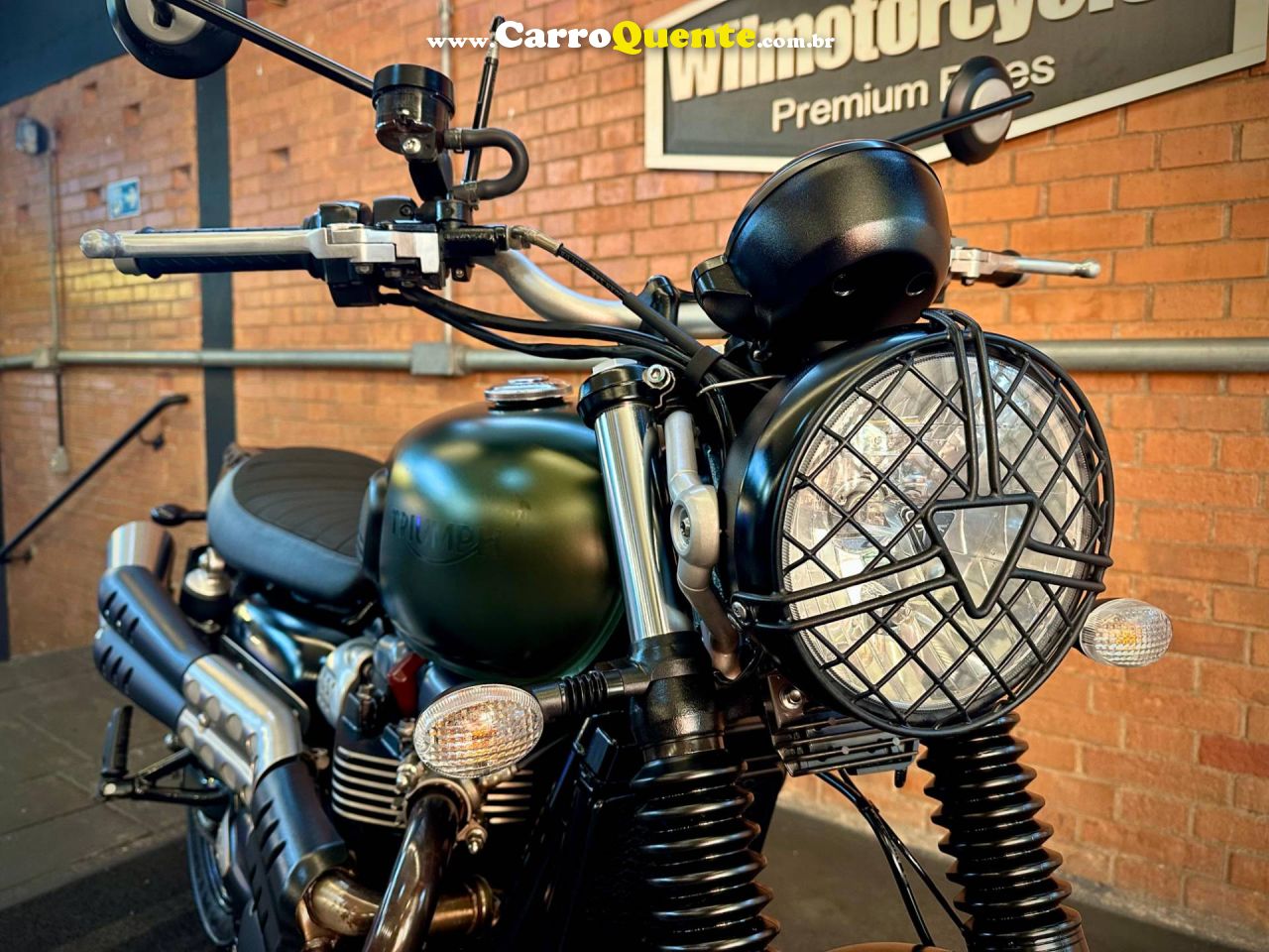 TRIUMPH STREET SCRAMBLER 2017 - Loja