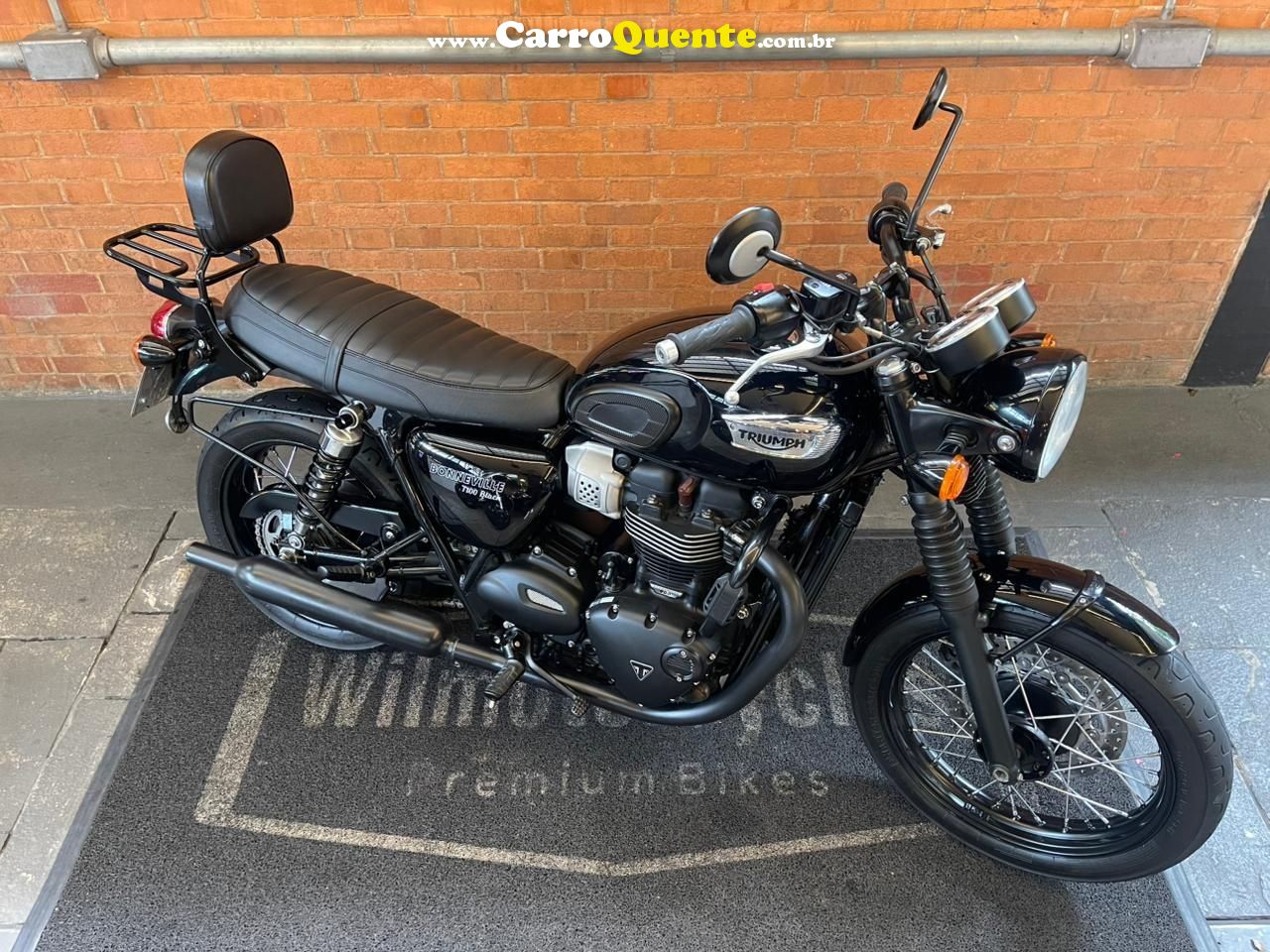 TRIUMPH BONNEVILLE T100 BLACK 900 2020 - Loja