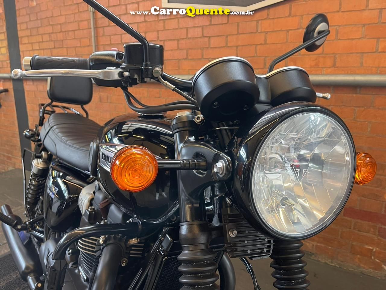 TRIUMPH BONNEVILLE T100 BLACK 900 2020 - Loja