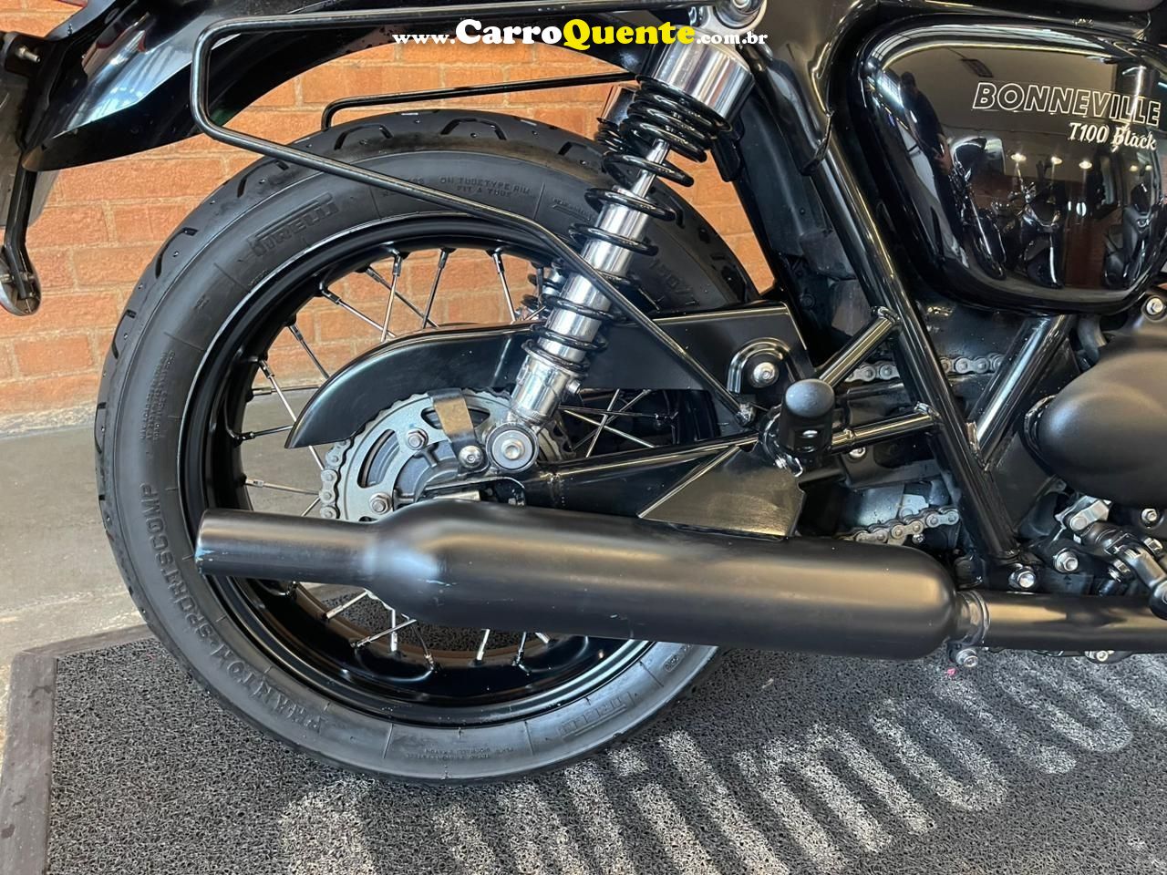 TRIUMPH BONNEVILLE T100 BLACK 900 2020 - Loja