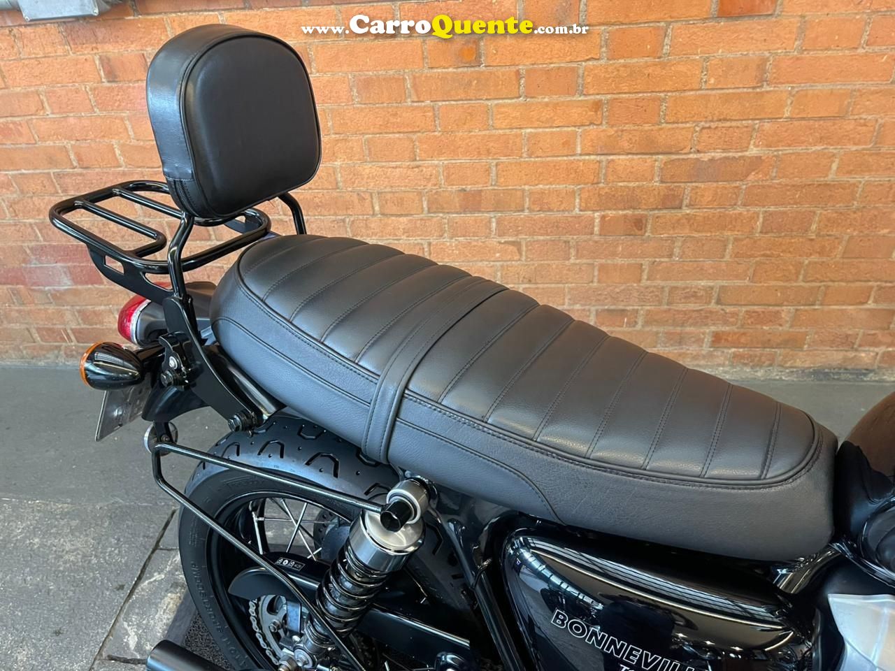 TRIUMPH BONNEVILLE T100 BLACK 900 2020 - Loja