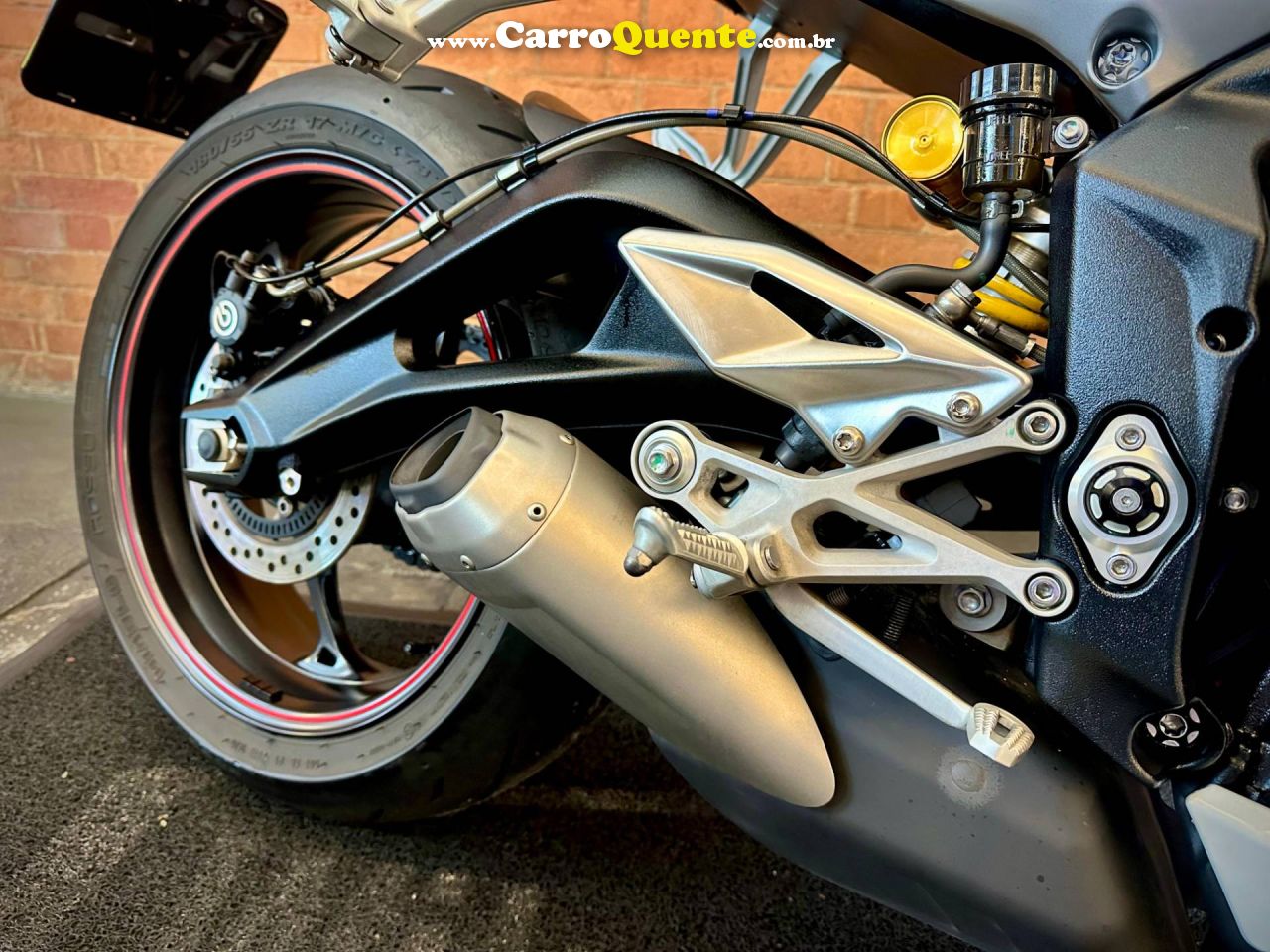 TRIUMPH STREET TRIPLE 765 RS 2020 - Loja