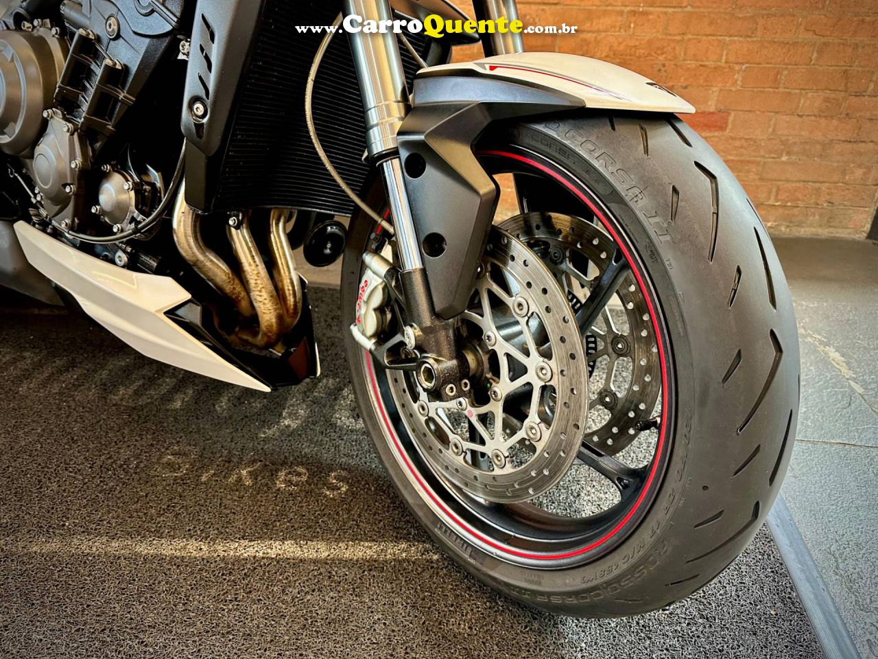 TRIUMPH STREET TRIPLE 765 RS 2020 - Loja