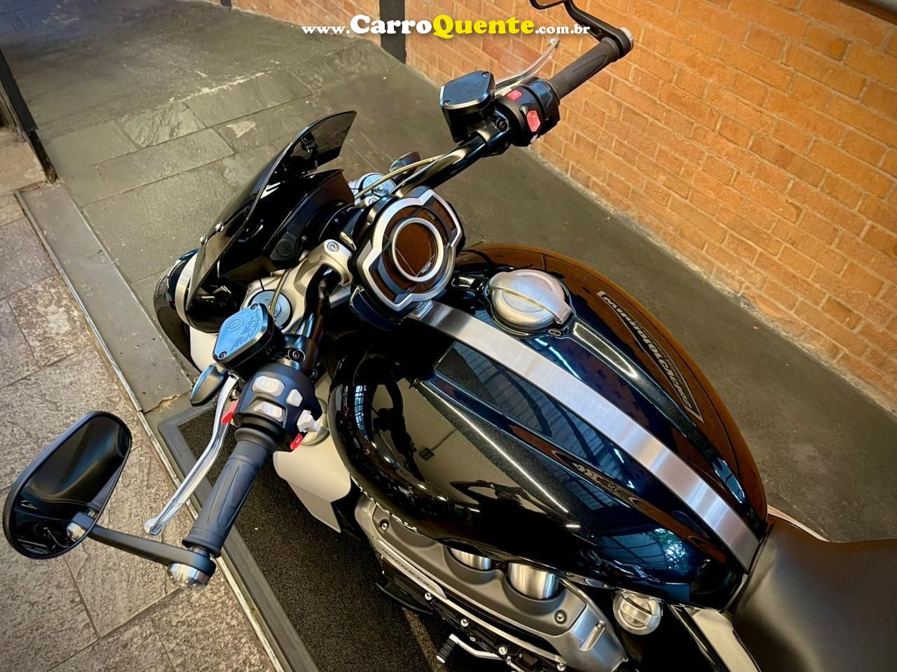 TRIUMPH ROCKET III R 2020 - Loja