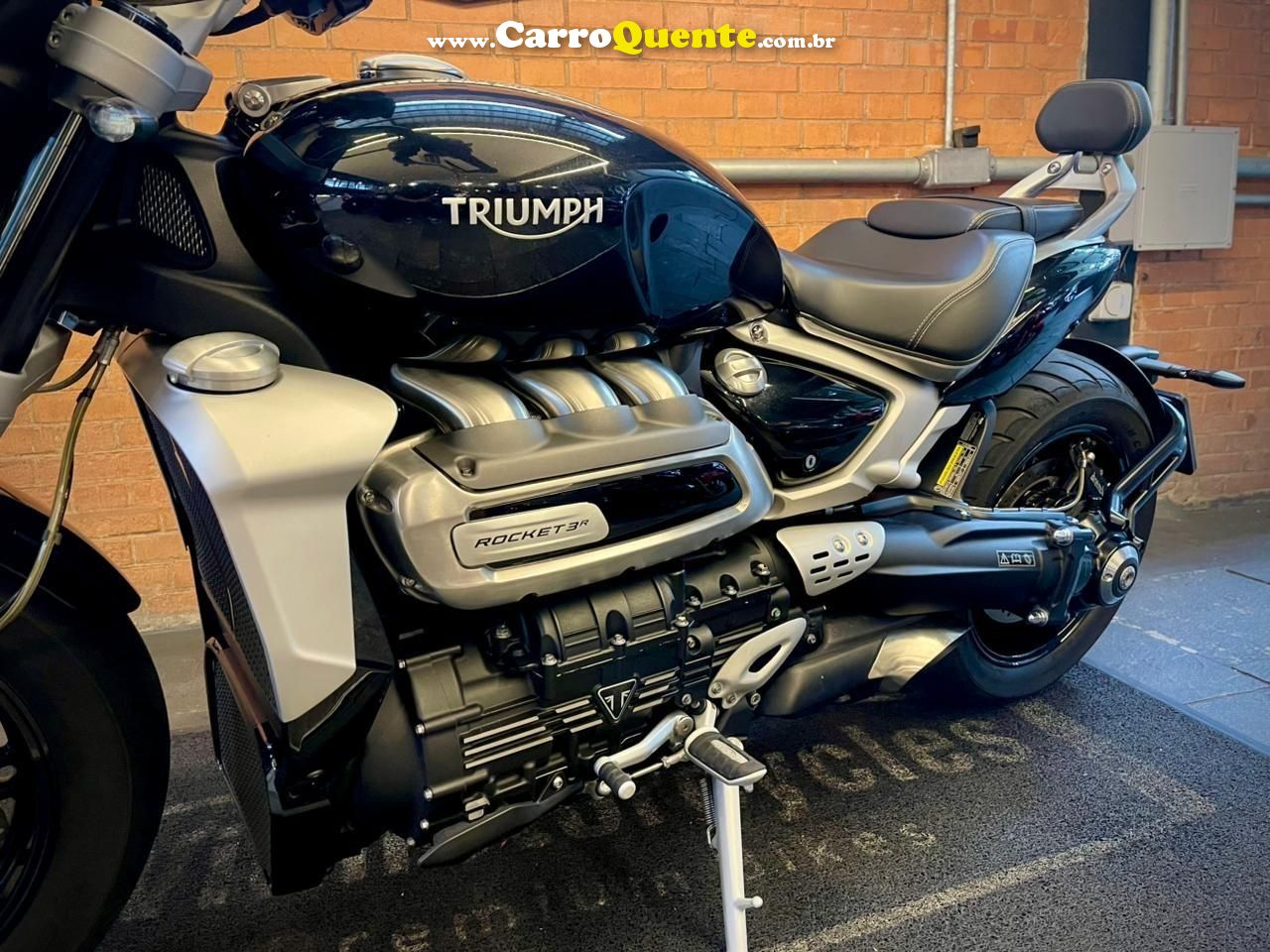 TRIUMPH ROCKET III R 2020 - Loja