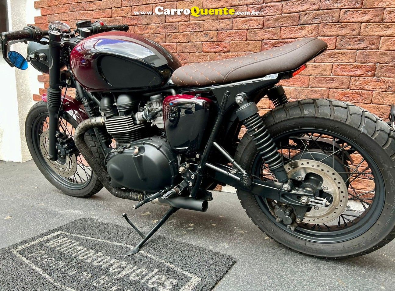 TRIUMPH BONNEVILLE T 100 865 2014 - Loja