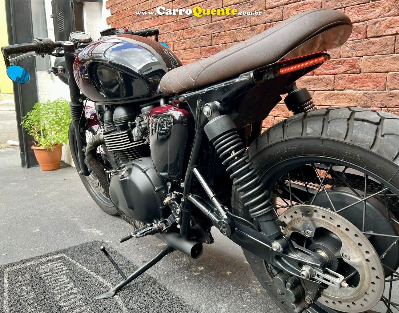 TRIUMPH BONNEVILLE T 100 865 2014 - Loja