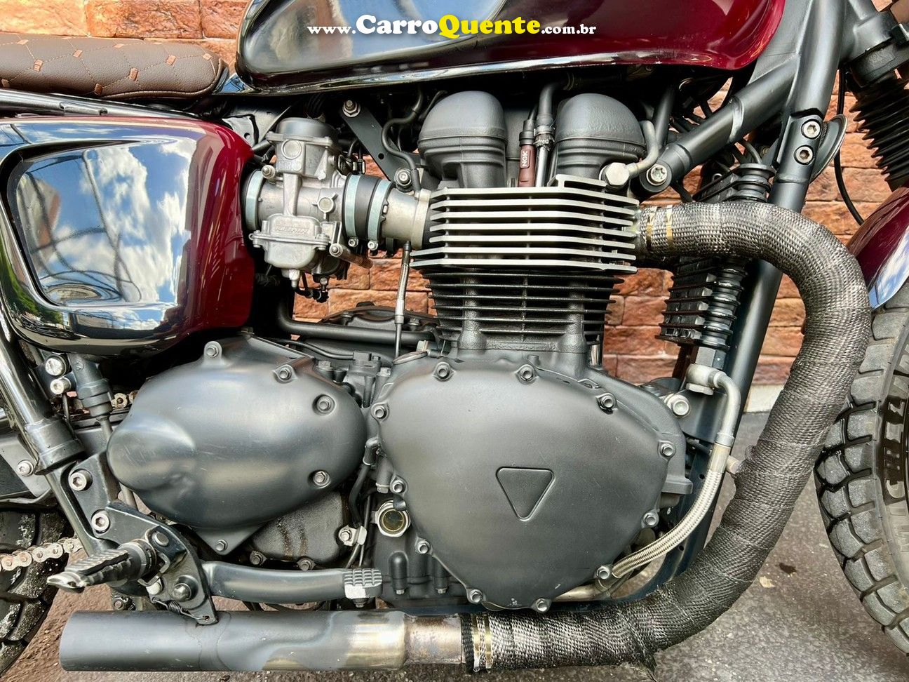 TRIUMPH BONNEVILLE T 100 865 2014 - Loja