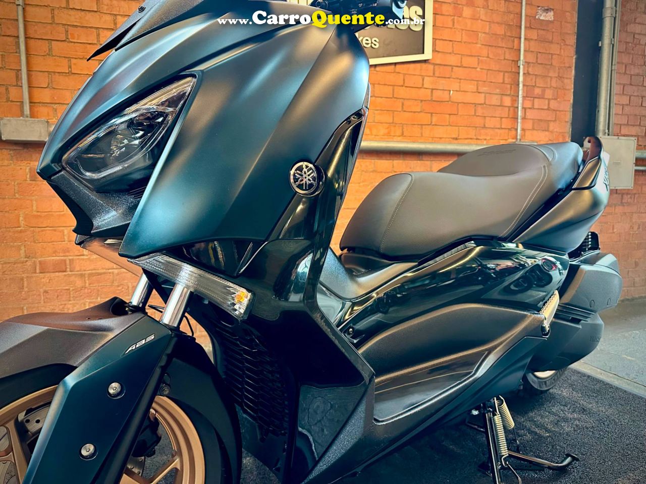 YAMAHA XMAX 250 CONNECTED ABS 2024 - Loja