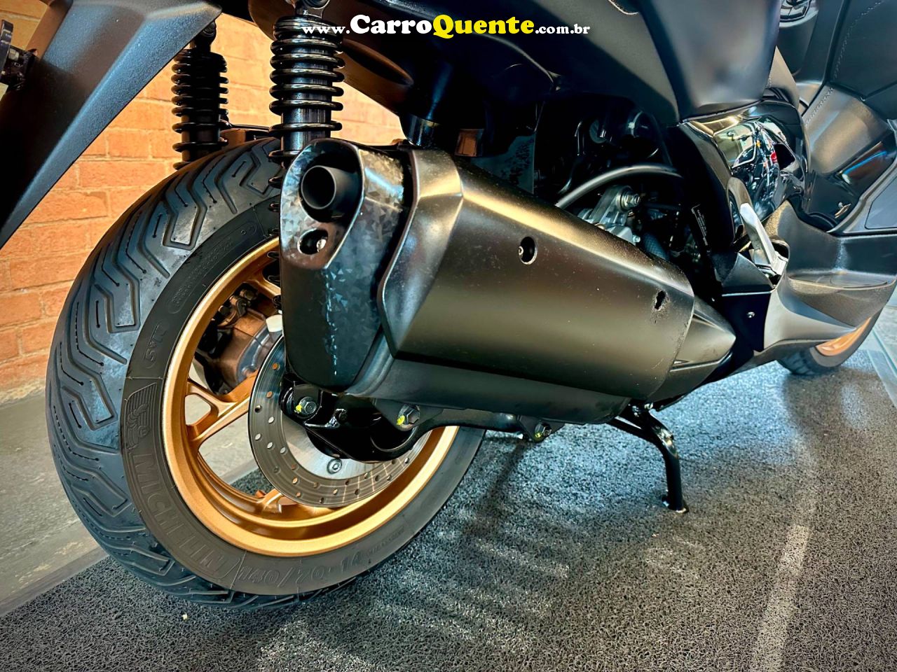 YAMAHA XMAX 250 CONNECTED ABS 2024 - Loja