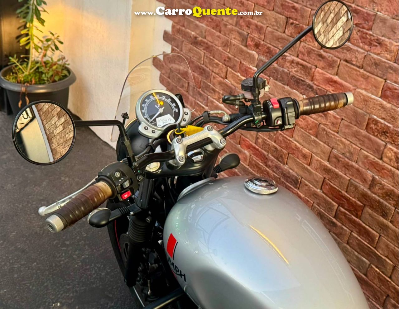 TRIUMPH STREET TWIN 2016 - Loja