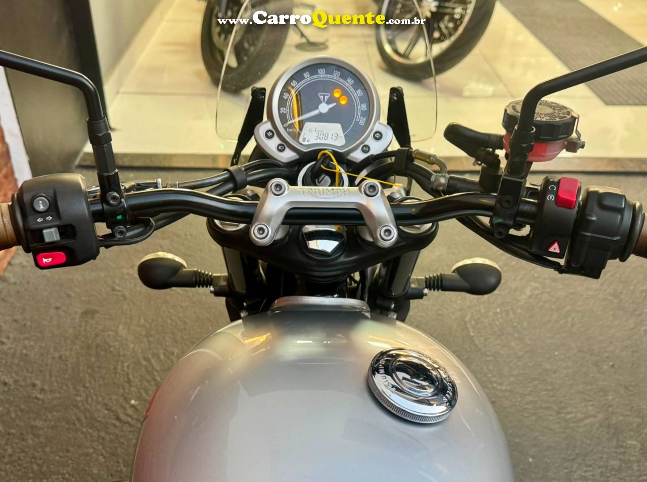 TRIUMPH STREET TWIN 2016 - Loja