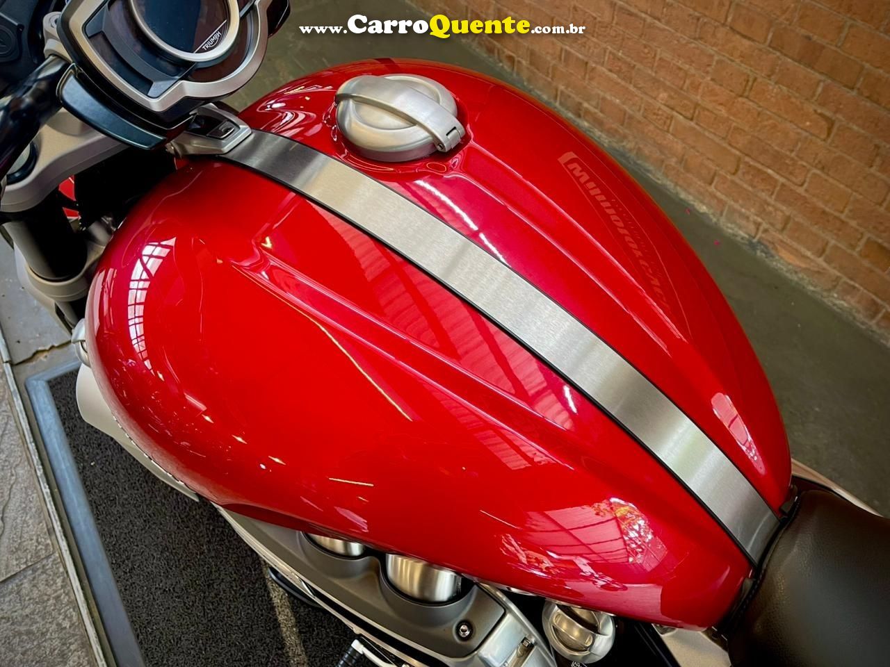 TRIUMPH ROCKET III R 2022 - Loja