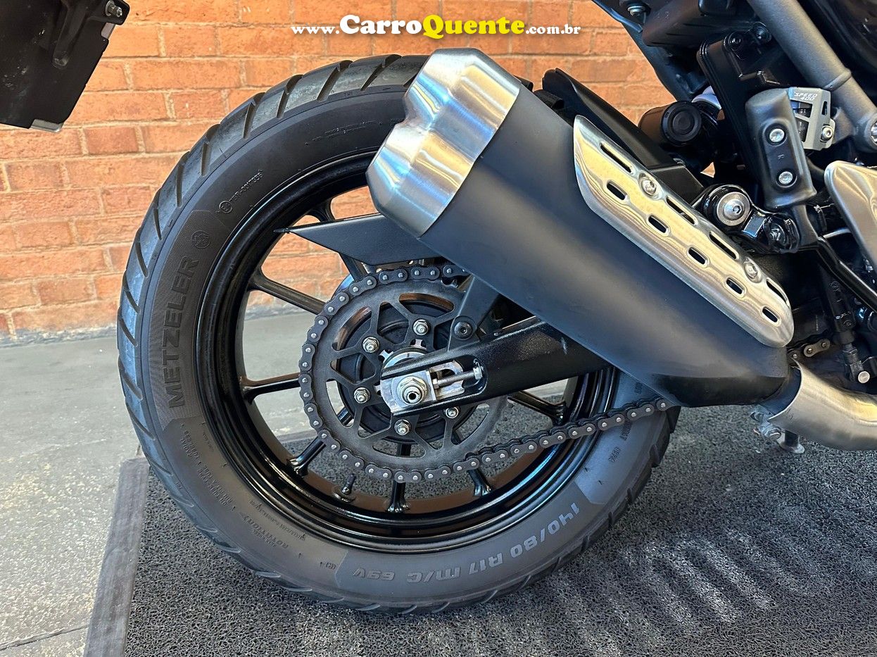 TRIUMPH SCRAMBLER 400 X 2025 - Loja