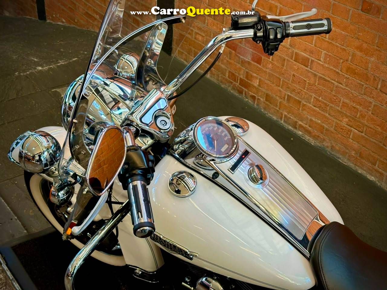 HARLEY-DAVIDSON ROAD KING CLASSIC 2013 - Loja