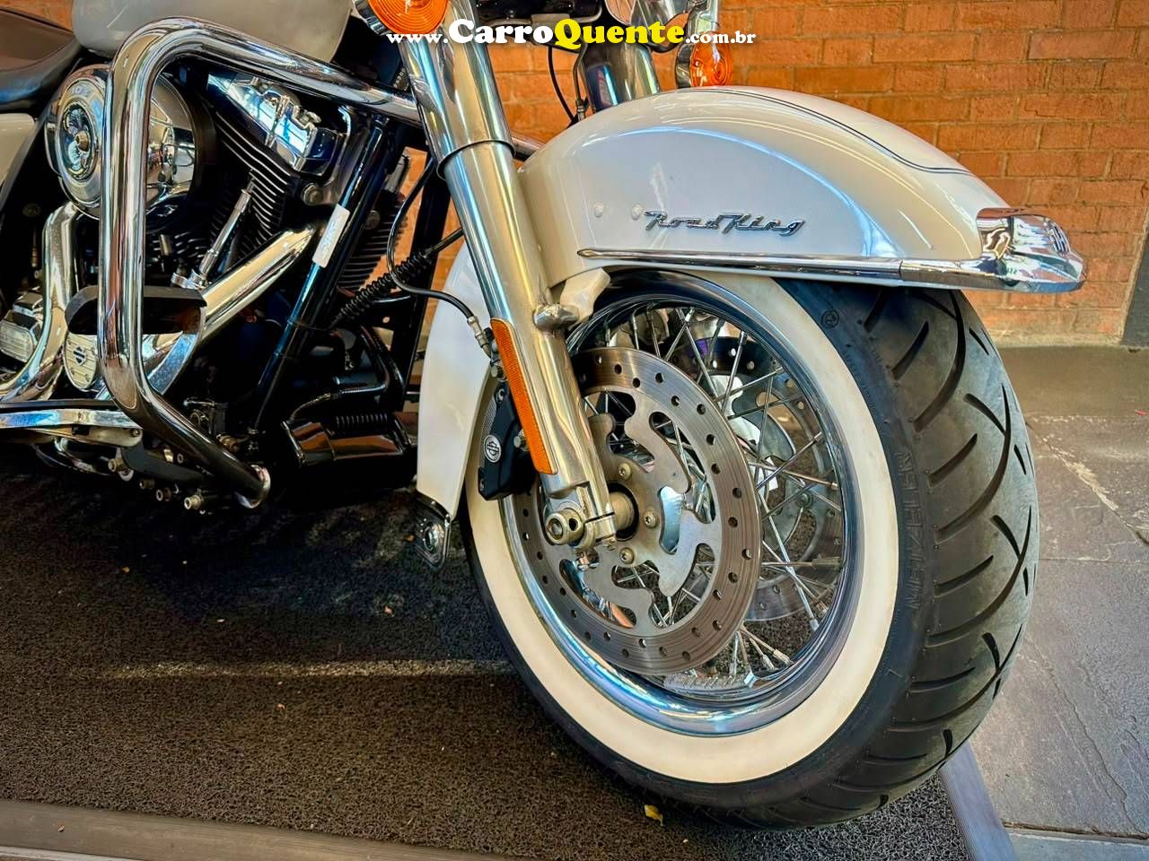 HARLEY-DAVIDSON ROAD KING CLASSIC 2013 - Loja