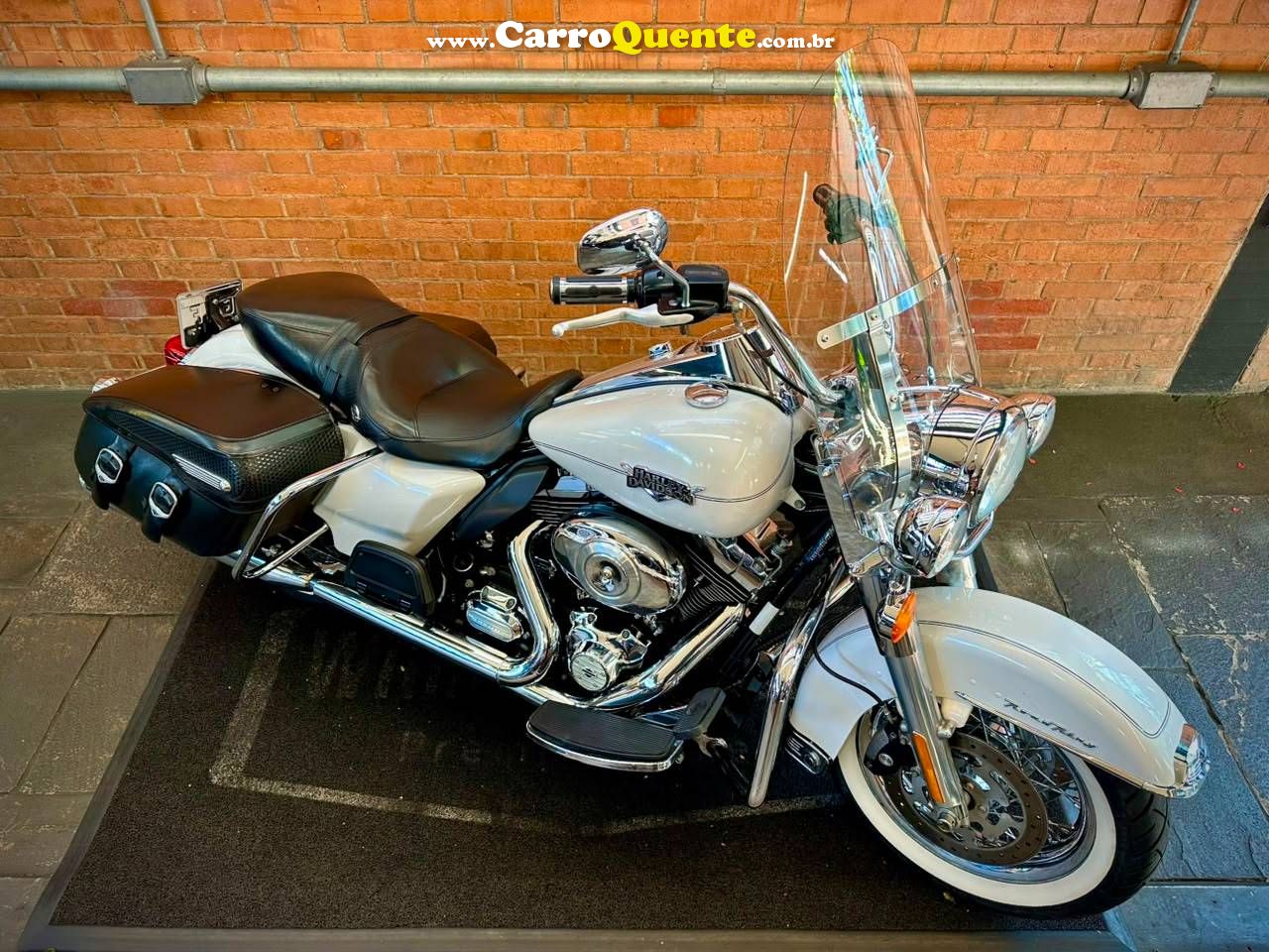 HARLEY-DAVIDSON ROAD KING CLASSIC 2013 - Loja