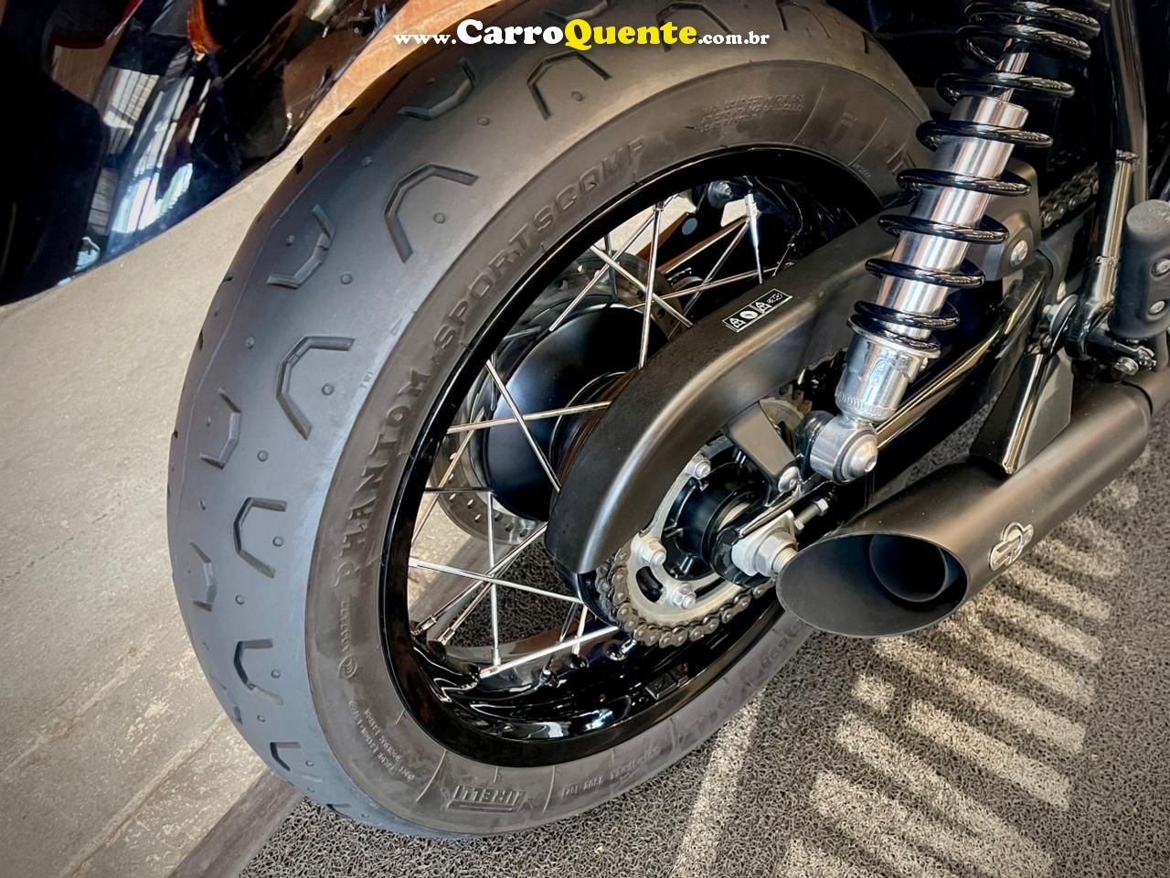 TRIUMPH BONNEVILLE T120 BLACK 1200 2024 - Loja