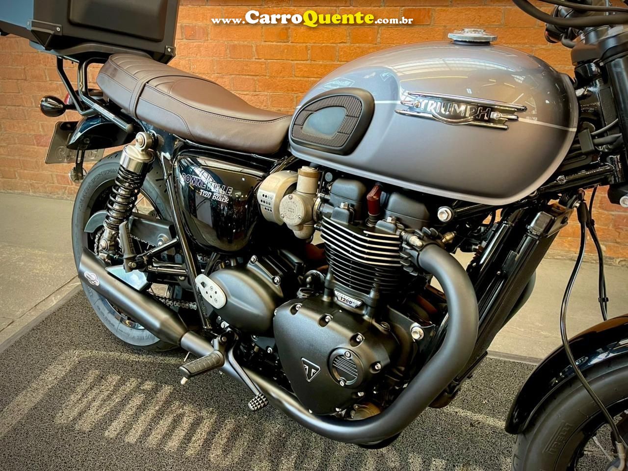 TRIUMPH BONNEVILLE T120 BLACK 1200 2024 - Loja