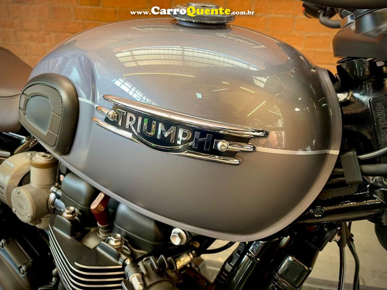 TRIUMPH BONNEVILLE T120 BLACK 1200 2024 - Loja