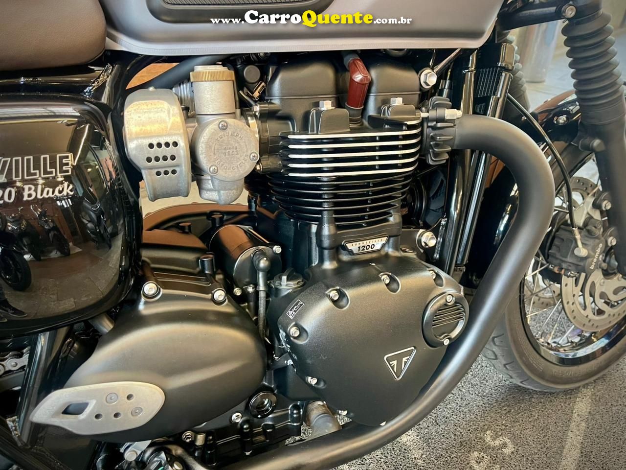 TRIUMPH BONNEVILLE T120 BLACK 1200 2024 - Loja