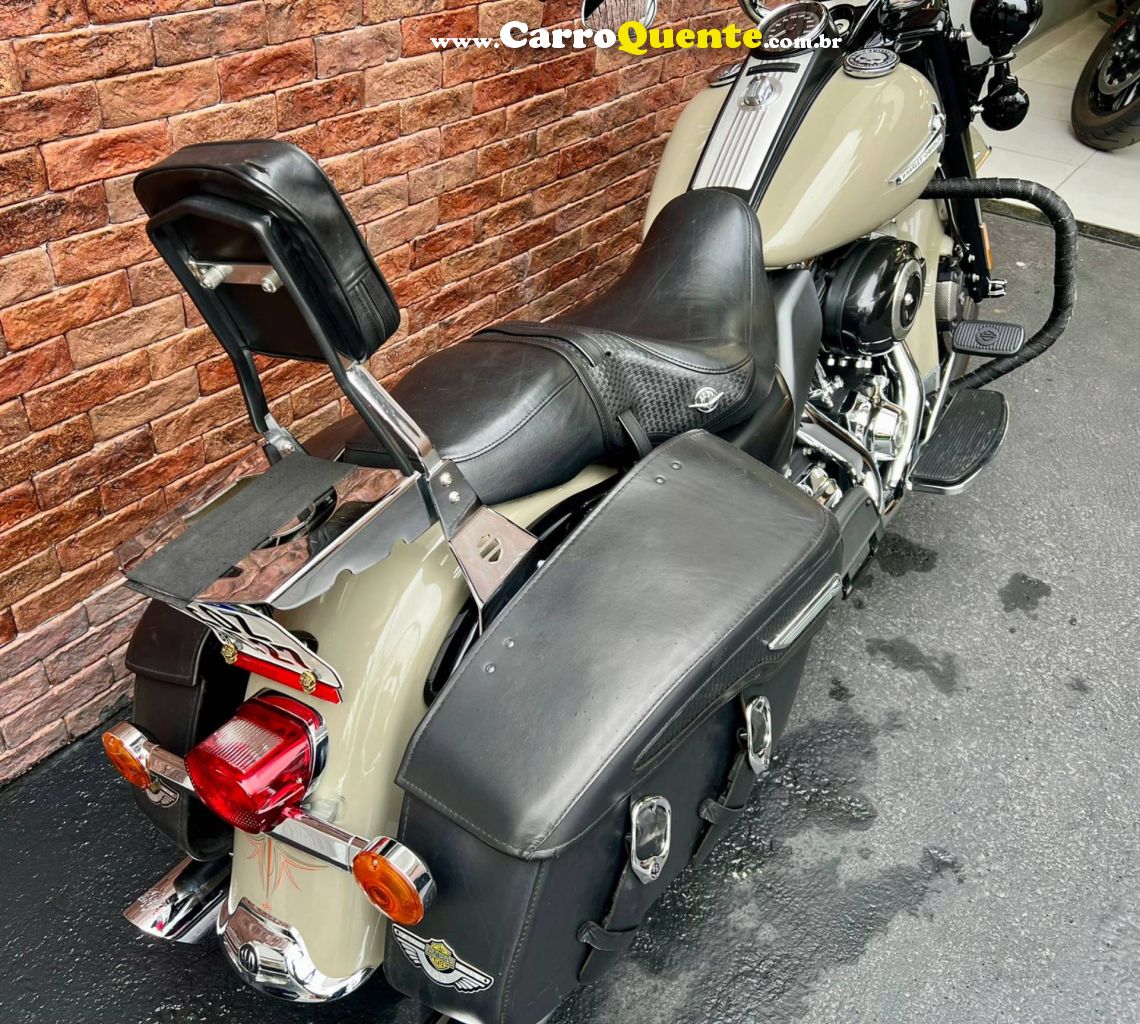 HARLEY-DAVIDSON ROAD KING CLASSIC 2010 - Loja