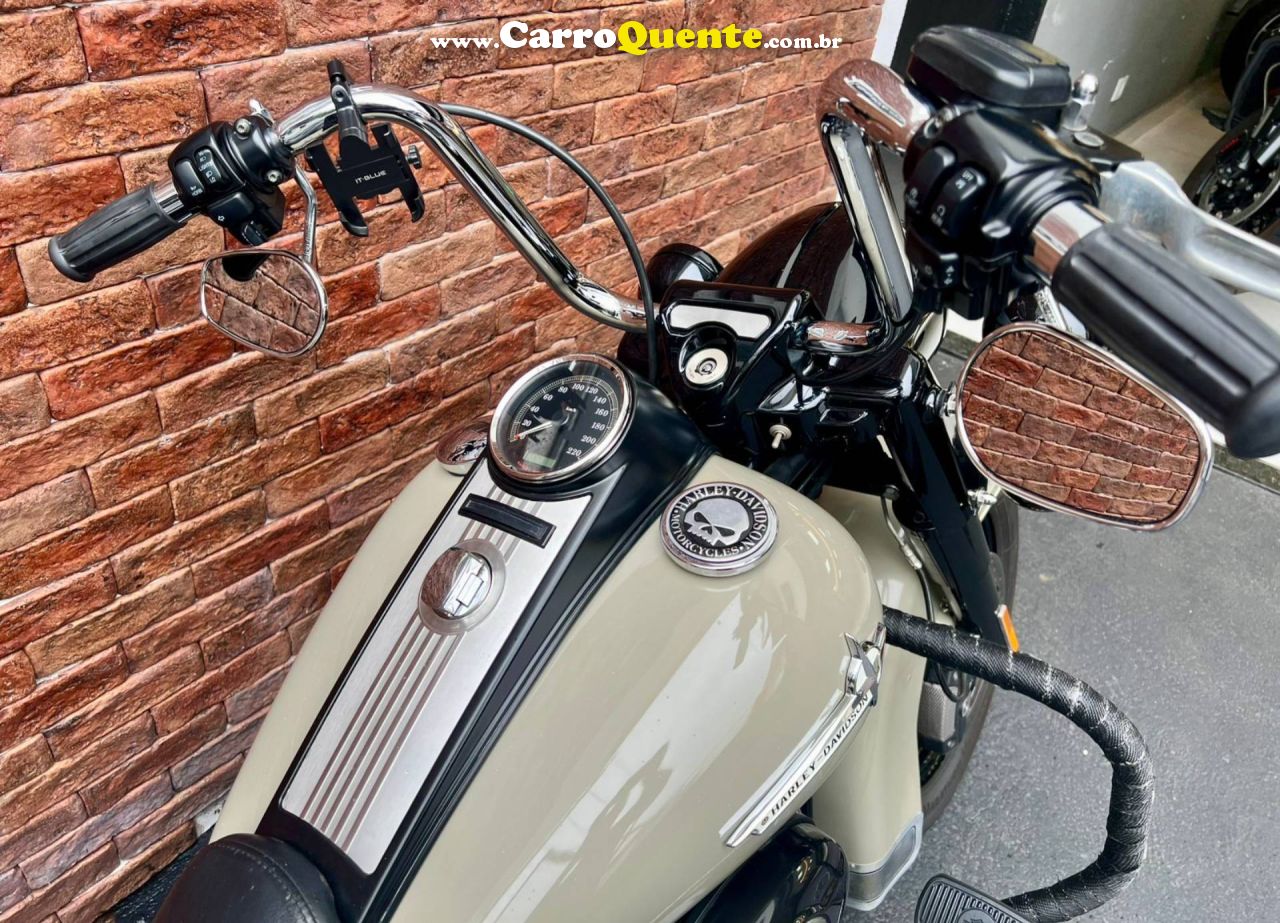 HARLEY-DAVIDSON ROAD KING CLASSIC 2010 - Loja