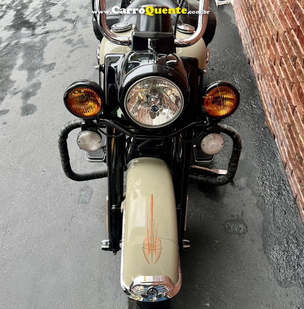 HARLEY-DAVIDSON ROAD KING CLASSIC 2010 - Loja
